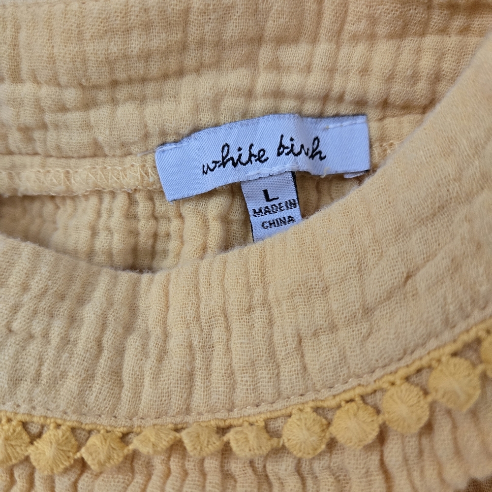 Yellow Textured Sleeveless Top - Picture 4 of 4